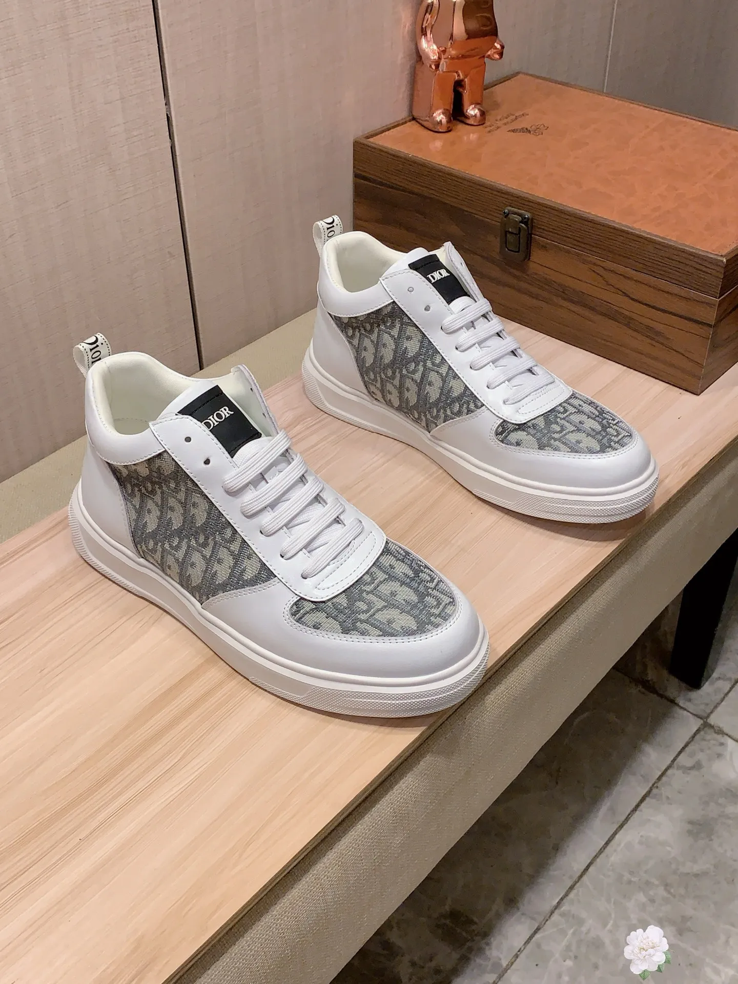 Men's Men's Shoes💰442💰💰🎩🎩[Lightning][Lightning] "Dior DIOR*" The latest and most popular casual shoes, top brand [seduce] luxury ~ purchasing agency, top ~ quality. [Strong] The upper is made of imported breathable cowhide with material ➕ breathable sheepskin feet (•) and fine workmanship. The original stylish and stylish soft rubber wear-resistant and non-slip outsole is light and comfortable on the feet. The real thing looks better when photographed in person. 111: code: 38-44, 3️⃣ colors selected